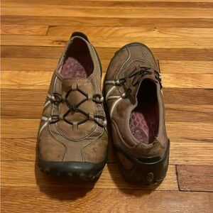 Clarks Privo Brown Suede Slip on Driving Moccasin Shoes 76129 in women's size 8